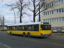Solaris Urbino auf der Linie 256 nach Siedlung Wartenberg am Betriebshof Lichtenberg.