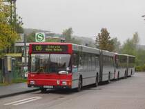 MAN NG 262 (Wagennummer 8230, Kfz-Kennzeichen D-ZT 8230, Baujahr 1997) der Rheinbahn AG Düsseldorf, im Einsatz als Ortsbuslinie O6 (Erkrath-Millrath S-Bahnhof - Erkrath-Hochdahl - Erkrath, Haus Brück). Aufgenommen am 30.09.2009. Ort: Erkrath S-Bahnhof.
