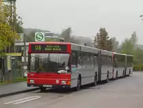 MAN NG 262 (Wagennummer 8230, Kfz-Kennzeichen D-ZT 8230, Baujahr 1997) der Rheinbahn AG Düsseldorf, im Einsatz als Ortsbuslinie O6 (Erkrath-Millrath S-Bahnhof - Erkrath-Hochdahl - Erkrath, Haus Brück). Aufgenommen am 30.09.2009. Ort: Erkrath S-Bahnhof.