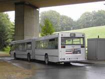 MAN NG 262 (Wagennummer 8230, Kfz-Kennzeichen D-ZT 8230, Baujahr 1997) der Rheinbahn AG Düsseldorf, im Einsatz als Ortbuslinie O6 (Erkrath-Millrath S-Bahnhof - Erkrath-Hochdahl - Erkrath, Haus Brück). Aufgenommen am 30.09.2009. Ort: Erkrath, Haus Brück.