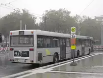 Mercedes O 405 GN2 (Wagennummer 6528, Kfz-Kennzeichen D-ZT 6528, Baujahr 1997) der Rheinbahn AG Düsseldorf, im Einsatz als Linie 782 (Düsseldorf, Jan-Wellem-Platz - Hilden Süd S-Bahnhof - Solingen Hauptbahnhof). Aufgenommen am 16.10.2009. Ort: Solingen Hauptbahnhof.