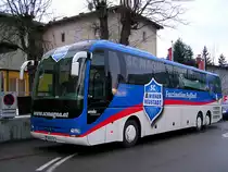 MAN_Lion´s-Coach hat die Fu�ballspieler von SC-magna Wiener Neustadt beim Hotel in Ried i.I. abgeliefert;100226