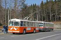 Zwei historische Fahrzeuge aus dem Bestand von Rtrobus in Le Chalet--Gobet (Lausanne): Vorne in orange der FBW/FFA/MFO Typ 51 (ex. VBZ; ex CGTE, ex TL Nr 591) Baujahr 1949 und hinten der Saurer/Hess SH 560-25 (ex. VBSG Nr. 219) Baujahr 1983. Beide Fahrzeuge waren anlsslich der Generalversammlung des Trolleybusverein Schweiz (TVS) am 14. Mrz 2010 unterwegs.