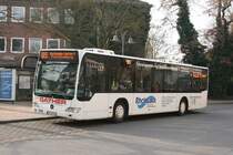 Gather 9203 (KR GA 162) mit Werbung fr Rheinlack.
Hier mit dem SB55 am Rathaus Lintorf am 2.3.2010.
Gather fhrt die Linie im Auftrag der Rheinbahn.