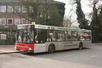 Rheinbahn 7336 (D XN 7336) mit Werbung f�r das Autohaus Gierten.
Aufgenommen am Rathaus in Lintorf mit der Linie 016 am 2.3.2010.