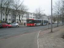 Auf der Linie 24 erreicht dieser MAN NG313 die Endhaltestelle Gustav-Radbruch Stra�e in der Neuen Vahr Nord, wo er wendet, wieder Fahrg�ste aufnimmt und dann nach Rablinghausen f�hrt. 