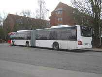 Auf der linie 27 steht am Weidedamm III dieser glanzvolle L�we, er tr�gt die Wagennummer 4593. 