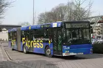 WSW 0162 (W SW 395) mit Werbung f�r den Nachtextress.
Aufgenommen am Bahnhof Oberbarmen mit dem Schwebebahn Express.
17.3.2010