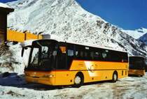 PostAuto Wallis VS 243'893 Neoplan (ex P 25'167) am 14. Februar 2010 Saas-Fee, Postautostation