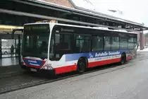 Der 2001 gelieferte Euro-2 Citaro mit Werbung f�r Autoteile Gemander am 18.Februar 2010 in Norderstedt Mitte der Bus ist im �brigen gr��er als der Laden f�r den er Werbung macht.
