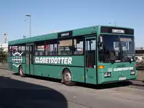 Ein O 407 von Globetrotter Reisen aus Rosengarten am 16.Oktober 2009 in Bf. Harburg.  