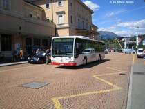 Citaro Nr. 11 der arl wird zuerst eine Ehrenrunde beim Bhf. Lugano machen. bevor er an die Haltekante, von der aus ich das Foto geschossen habe zum Halten kommt, und seine Fahrg�ste mitnimmt.