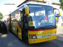 Setra S315GT am 3.8.07 bei der Piazza Castello, wo soeben die Besucher des Filmfestivals von Locarno ausstiegen.