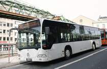 Vehar Reisen 9226 (MH V 5100) am HBF Wuppertal am 17.3.2010. 