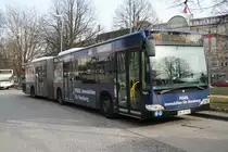 Der 2009 gebaute Gelenkbus des Typs MB O530 G der HHA am 18. M�rz 2010 am ZOB.