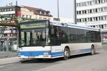 WSW 0205 (W SW 905) am HBF Wuppertal am 17.3.2010.