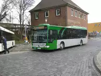 HI-RV 274 der Regionalverkehr Hildesheim GmbH im neuen Design am ZOB in Hildesheim.
