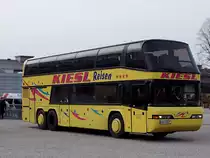 NEOPLAN von Kiesl-Reisen bringt Fu�ballfan´s zum O�-Derby RIED�LASK in die Messestadt;100403