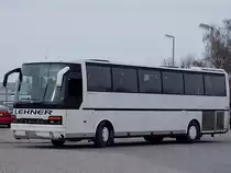 SETRA-Special von Lehner-Busreisen trifft mit Fu�ballfan´s am Parkplatz der KeineSorgenArena in Ried i.I. ein ;100403
