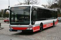 Der 2010 gebaute Schnellbus 6008 am 5.April 2010 in U-Niendorf Markt wo er sich gleich wieder auf die Linie 23 nach Billstedt begeben wird.