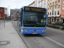 Ein Bus der MVG am Hauptbahnhof in Mnchen, der Linie 100,fhrt nach dem Ostbahnhof am 20.03.2010.