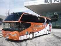 Ein Cityliner-Fuballbus vor dem MAN-Forum in Mnchen am 20.03.2010.