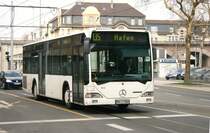 Vehar Reisen 9232 (MH V 7000) mit der Linie 135 am Rathausmarkt in Mlheim.
Vehar fhrt im Auftrag der MVG mehrere Linien in Mlheim.
23.3.2010