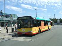 Bogestra Solaris Urbino 12 , Linie 385 , f�hrt von Gelsenkirchen
Hbf. nach Bochum Hofstede - Einkaufszentrum .(05.08.2007)