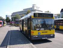 B-V 1084 als 110 nach U-Bahnhof Oskar Helene Heim. Aufgenommen am 05.08.07 Hertzallee