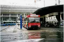 Aus dem Archiv: VBL Luzern Nr. 200 NAW/Hess Gelenktrolleybus am 27. Juni 1999 Luzern, Bahnhof (mit Vollwerbung f�r  �KK )