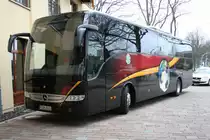 Der Mercedes Benz Travego der Dt. Nationalmannschaft am 5.April 2010 in der Nhe des U Bhf Hagenbecks Tierpark.