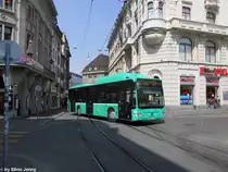 BVB Nr. 802 (Mercedes CitaroII O530 CNG) am 21.4.2010 in Basel, Marktplatz, wo die Schlaufenfahrt an der Schifflnde durchfhrt.