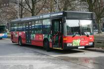 Der MB O405N2 der VHH mit der Nummer 9812 steht am 18.April 2010 am ZOB als B-Wagen.