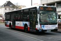 Der HHA Stadtbus 2745 am 15.April 2010 auf der Linie 150 am Bf.Altona.