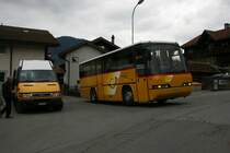 Montag bis Freitag fhrt abends ein zustzliches Kurspaar Chur - Peist - Chur. Dabei fhrt der Neoplan der Regie Chur aber nur bis Maladers und zurck, wo auf den kleinen Iveco aus Peist (bis 2009 ein PU-Fahrzeug, inzwischen ebenfalls Regie) umgestiegen werden muss. Am 26.4.2010 begegnen sich die beiden Fahrzeuge auf dem Dorfplatz in Maladers. 