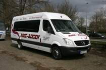 Rose Reisen (HX RR 430).
Aufgenommen am Signal Idunapark.
3.4.2010