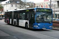 Der 2005 gebaute Citaro G mit der Nummer 0561 der PVG am 15.April 2010 auf der Linie 15 in Bf.Altona.