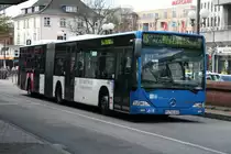 Der 2005 gebaute Citaro G mit der Nummer 0561 der PVG am 15.April 2010 auf der Linie 15 in Bf.Altona.