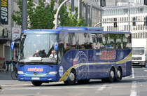 Mercedes 3-achser der Firma  Univers , im Einsatz als Stadtrundfahrt in Bonn - 27.04.2010