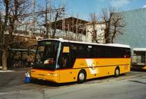 PostAuto Wallis VS 243'886 Neoplan (ex P 25'152) am 12. M�rz 2010 Brig, Bahnhof
