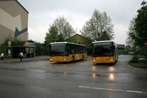 In Breitenbach kreuzen sich die PostAuto-Linien von Zwingen nach Erschwil und von Laufen nach Nunningen. Im Bild vom 4.5.2010 sind die beiden Wagen BL 159'557 (2004) und BL 178'248 (2005) zu sehen. Beides sind Citaros der Regie Laufen BL. 