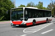 Der 2003 f�r die HHA gebaute Citaro mit der Nummer 2306 am 5.Mai 2010 auf der Linie 23 aus Billstedt kommend in Barmbek