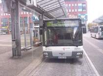 Hier die 003 nach Bettrath in M´gladbach Hbf am 01.11.2006. Einer von vielen MAN NL263 die Mbus hat. Hier Wagen NR.0205
