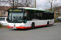 HCR 66 (HER CR 66) am HBF Wanne Eickel mit der Linie 329.
5.4.2010