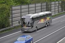 Unbekannter Reisebus,auf der A2 bei Lehrte/Nidersachen am 13.05.2010.