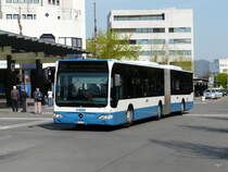 VBZ - Mercedes Citaro  Nr.33  ZH 738033 bei den Bushaltestellen vor dem Bahnhof Dietikon am 22.04.2010