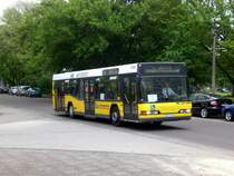 Neoplan N 40-Serie als SEV fr die S-Bahnlinie 3 zwischen Mellenseestrae und S-Bahnhof Nldnerplatz.