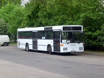 Mercedes-Benz O 405 N (Niederflur-Stadtversion) als SEV fr die S-Bahnlinie 3 zwischen Lichtenberg Mellenseestrae und S-Bahnhof Nldnerplatz.