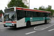 Der 1994 gebaute MB O405N1 der HHA als Schnellbus mit der Nummer 6519 am 14.Mai 2010 auf der Linie 277 in Barmbek. Leider steht das Ende dieser Busse bei der HHA kurz bevor es sind nur noch 13 von 84 im Bestand und die Ablse ist schon fast fertig ausgeliefert. (Stand 14.Mai 2010)