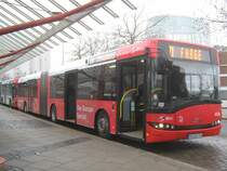 Dieser Solaris Urbino 18 f�hrt Ganzreklame f�r die Sparpreise der Dt. Bahn AG, Er steht gerade am BF Vegesack unf f�hrt gleich nach Farge, von dort geht es dann wieder nach Gr�pelingen zur�ck. 